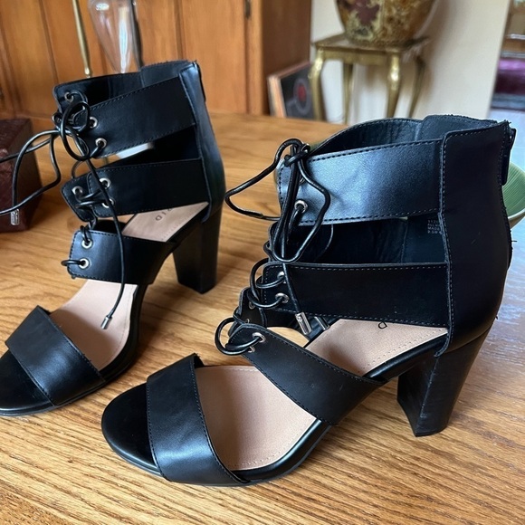 Torrid black heel size 9.5 wide - Picture 1 of 8